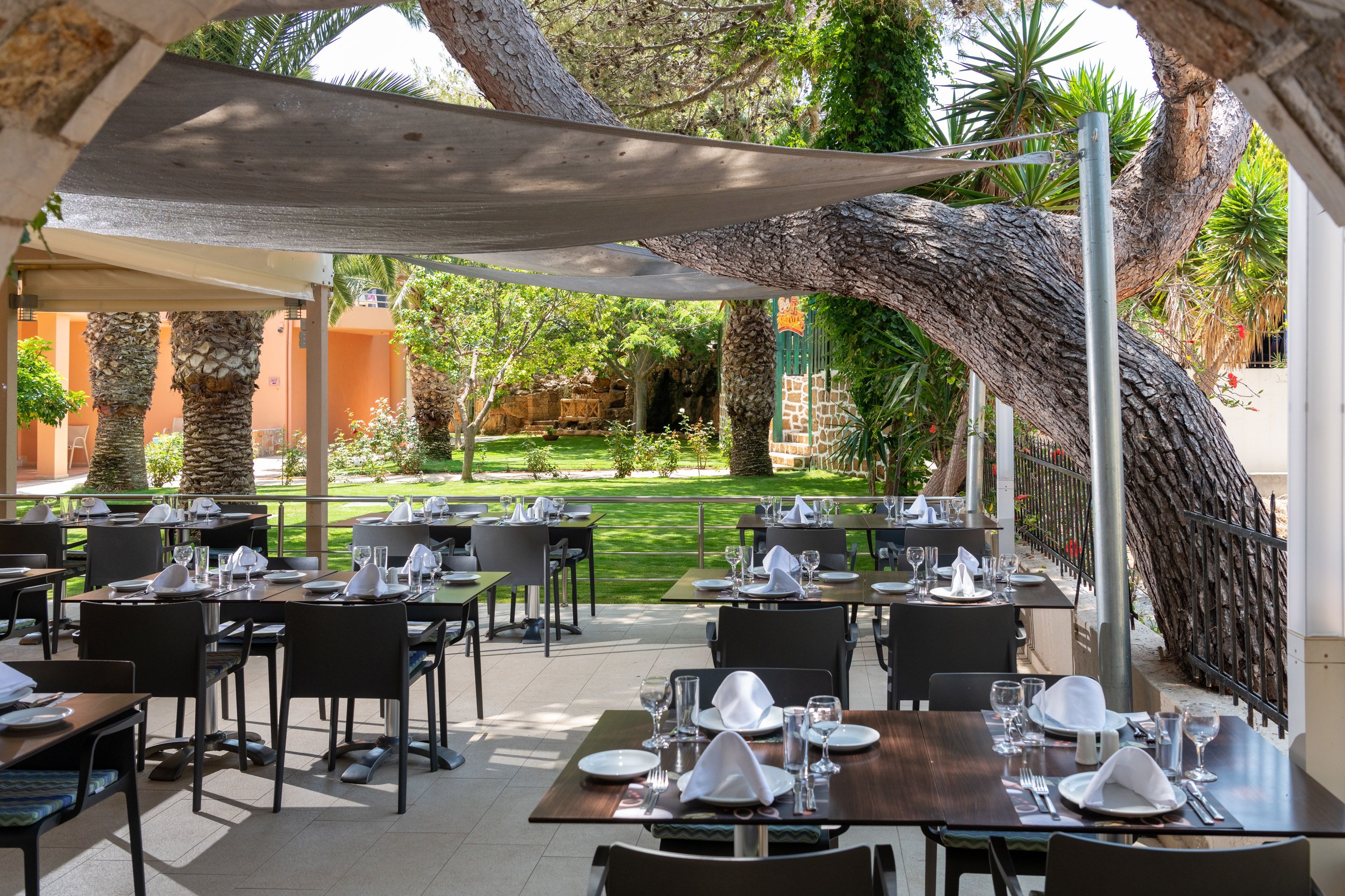 Estia Main Restaurant