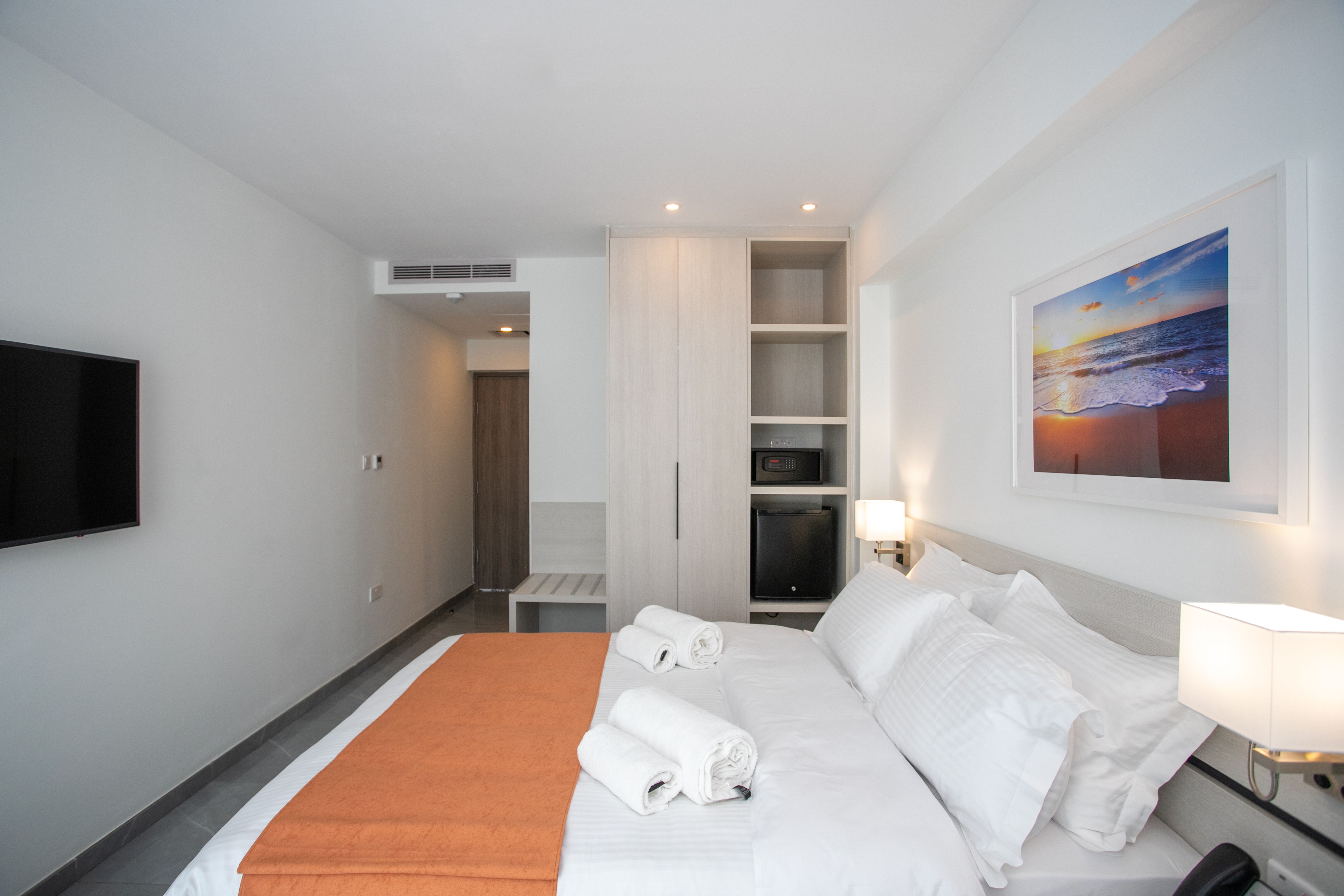 SUPERIOR ROOM
