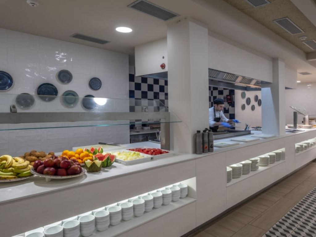 MAIN RESTAURANT