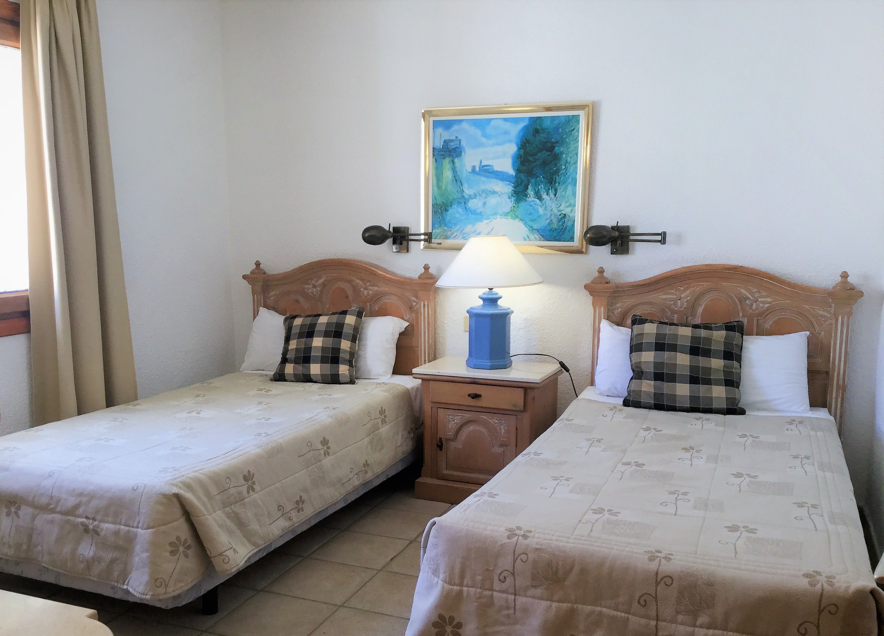APARTMENT 2 BEDROOMS BALCONY OR TERRACE