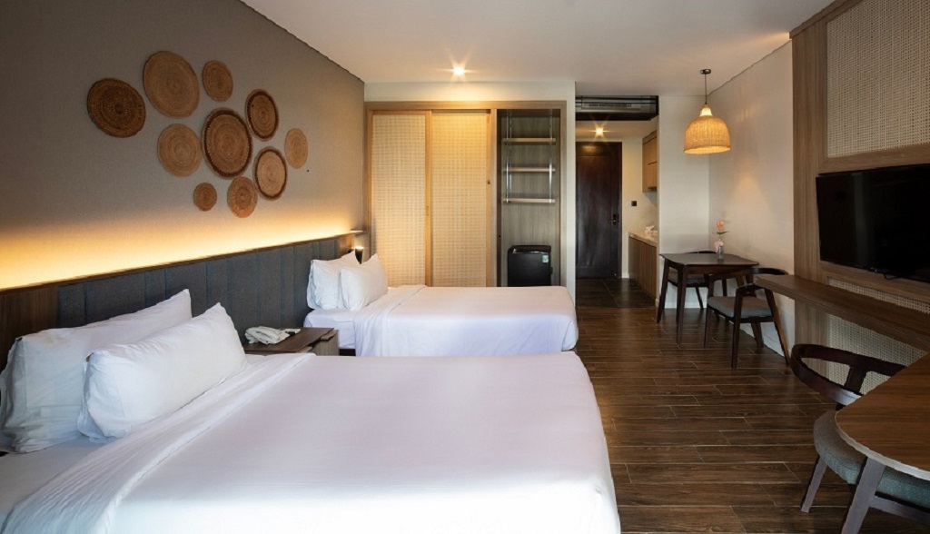 DELUXE SEA VIEW