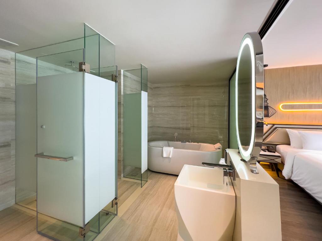 Amethyst Grand Executive Room