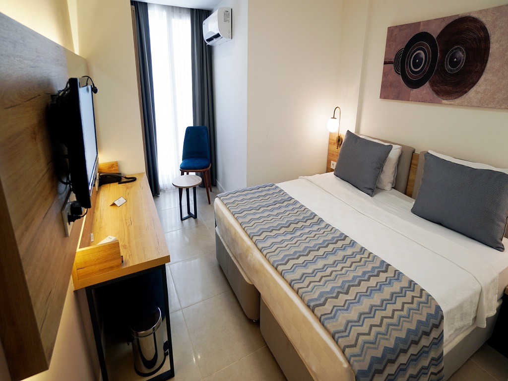 Economy room