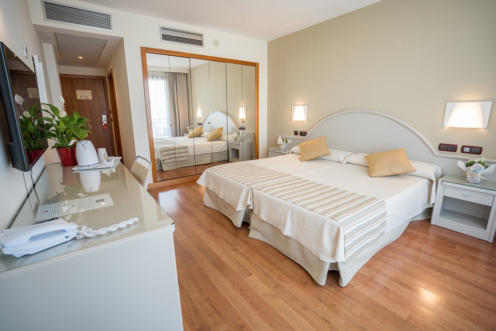 DC - DOUBLE COMFORT ROOM BALCONY OR TERRACE