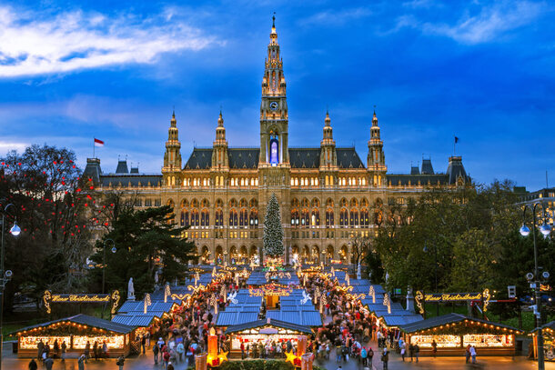 Vienna-Christmas-Market-2-scaled.jpg