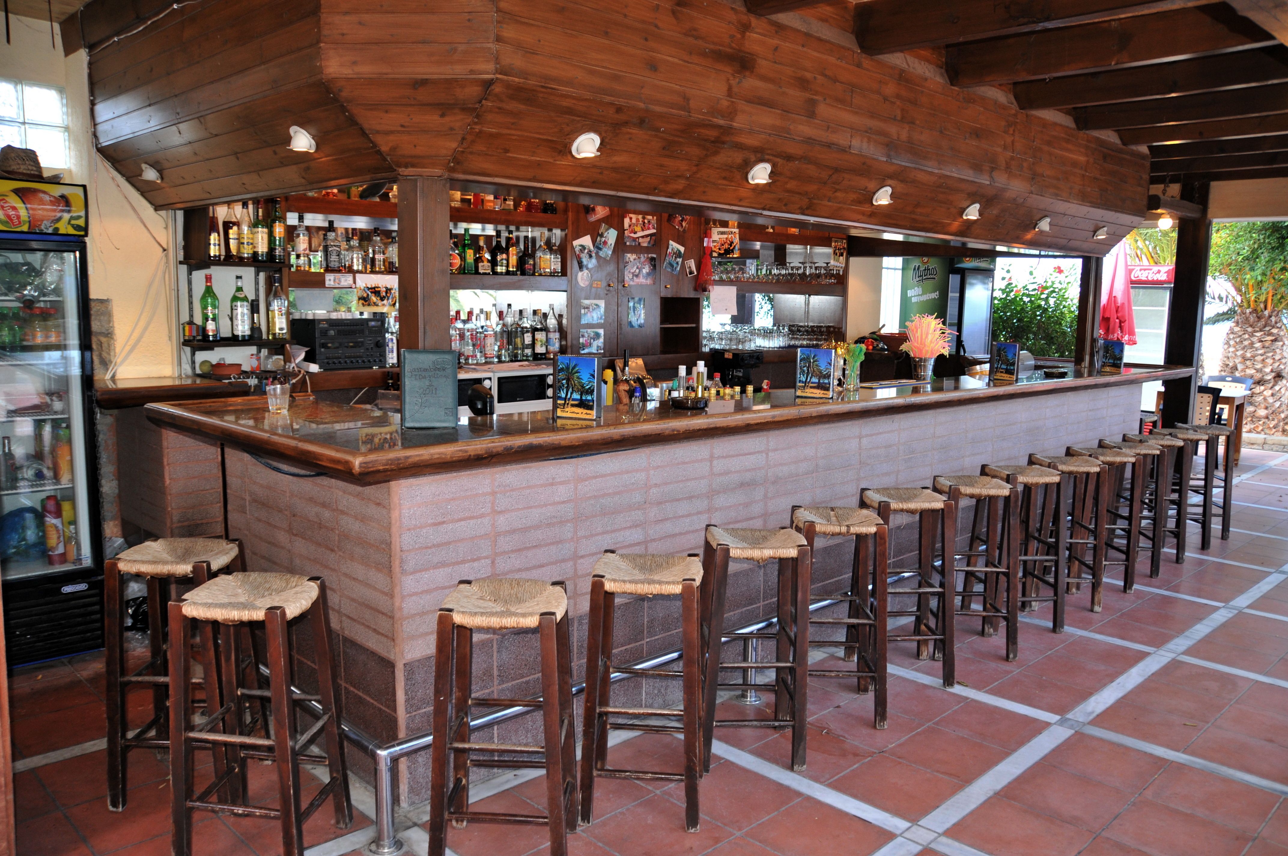 Pool Bar & Snack Bar