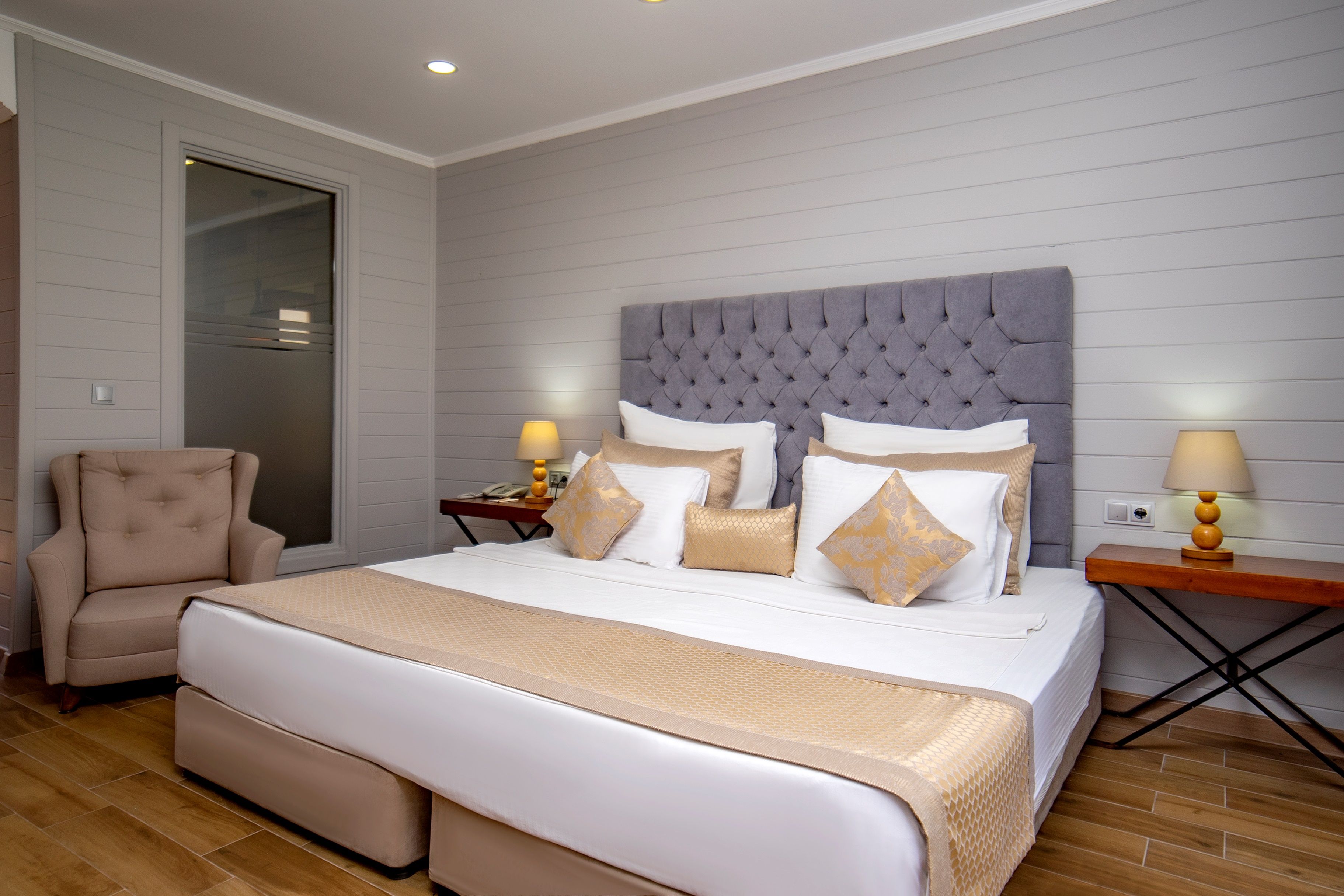 Exclusive  Room