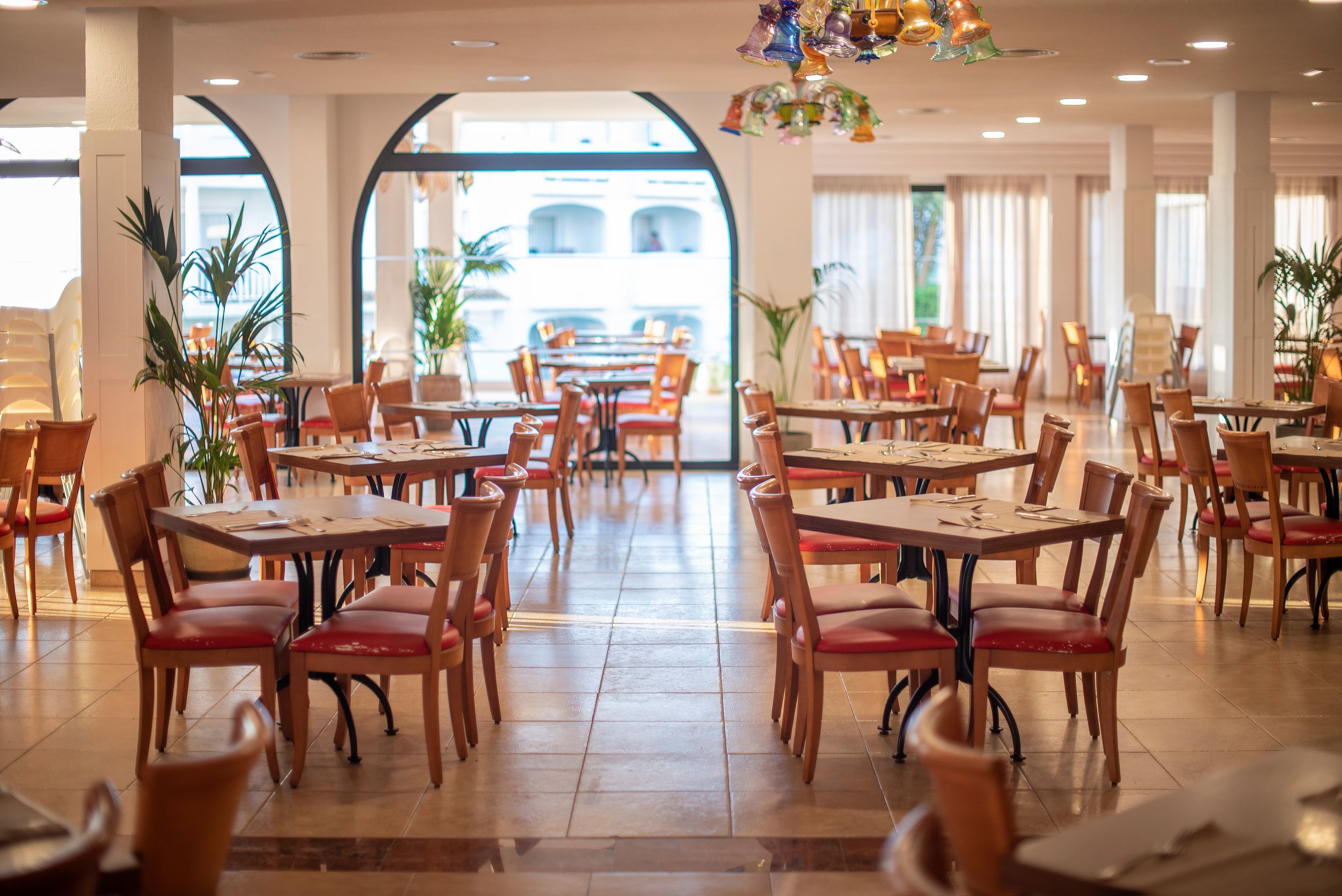 MAIN RESTAURANT