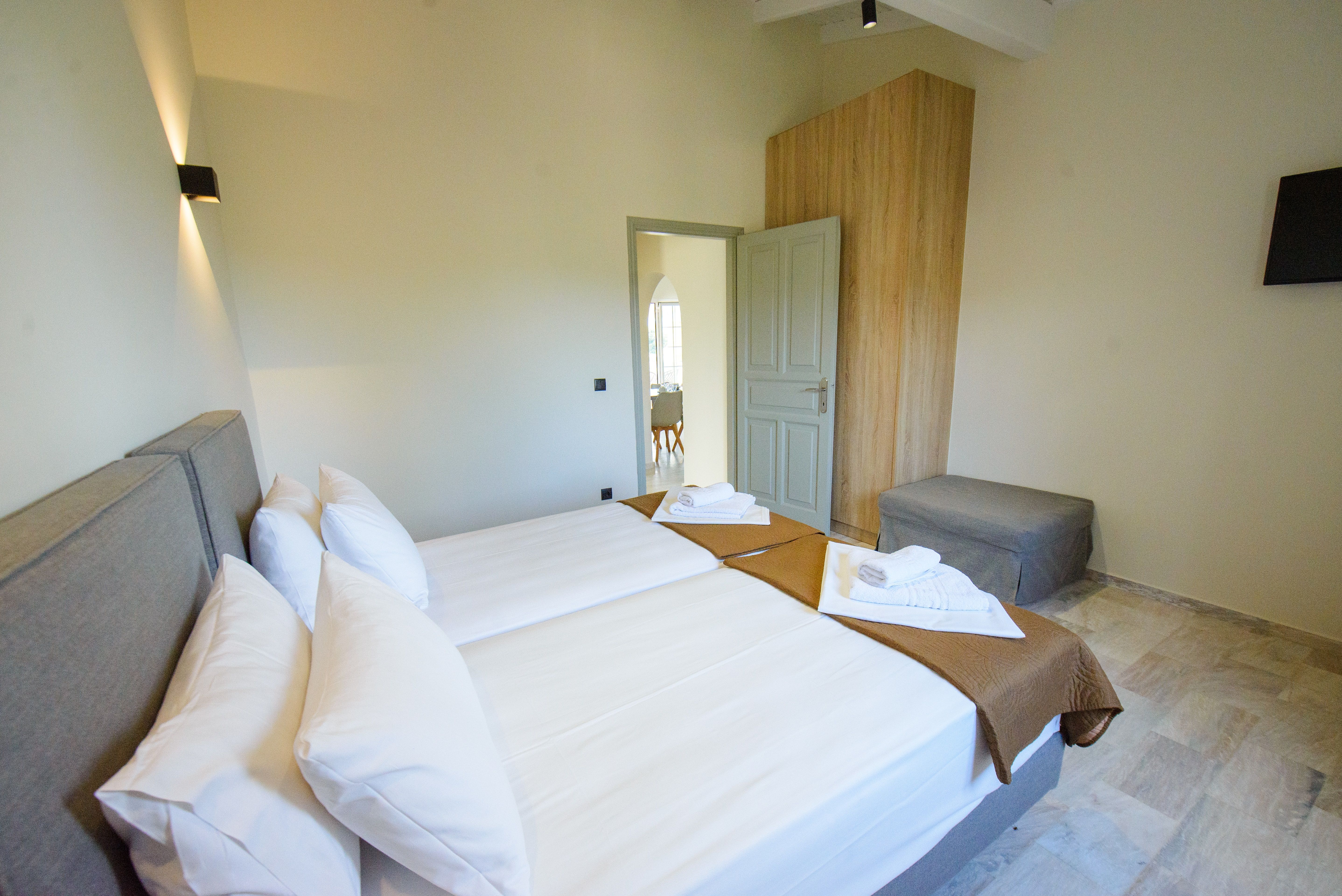 TWO BEDROOM APARTMENT 5 PAX