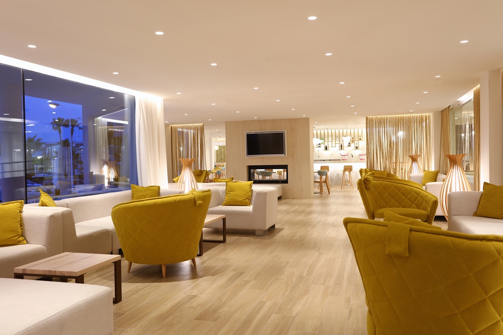 BAR SALON PONENT