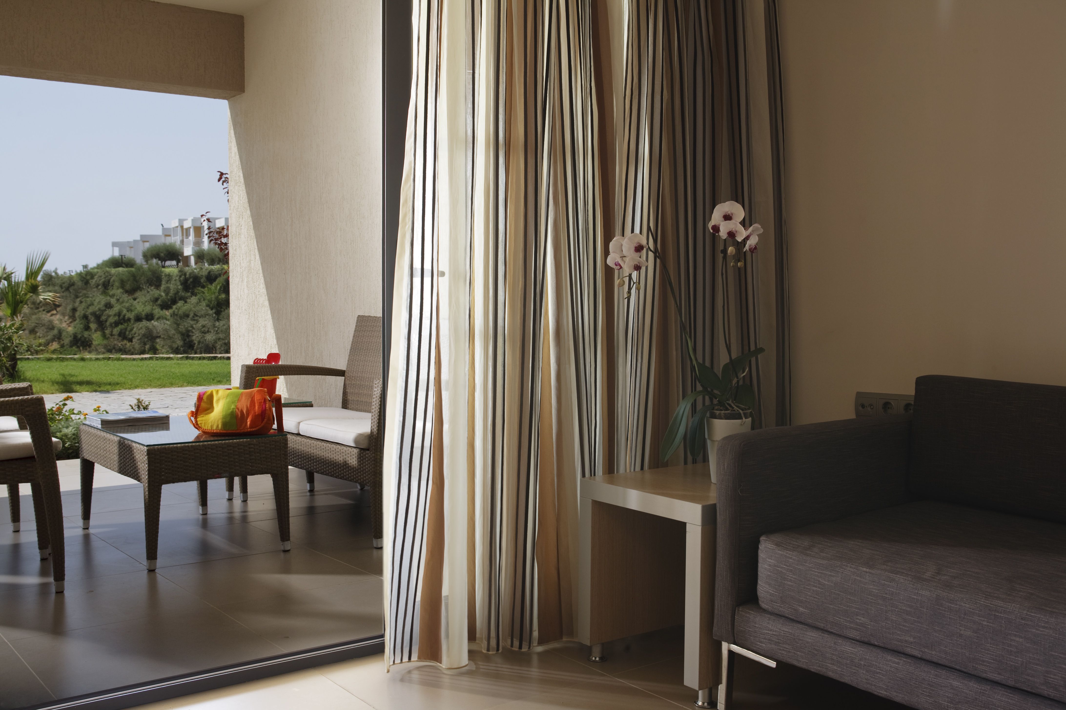 Superior Family Suite Inland View