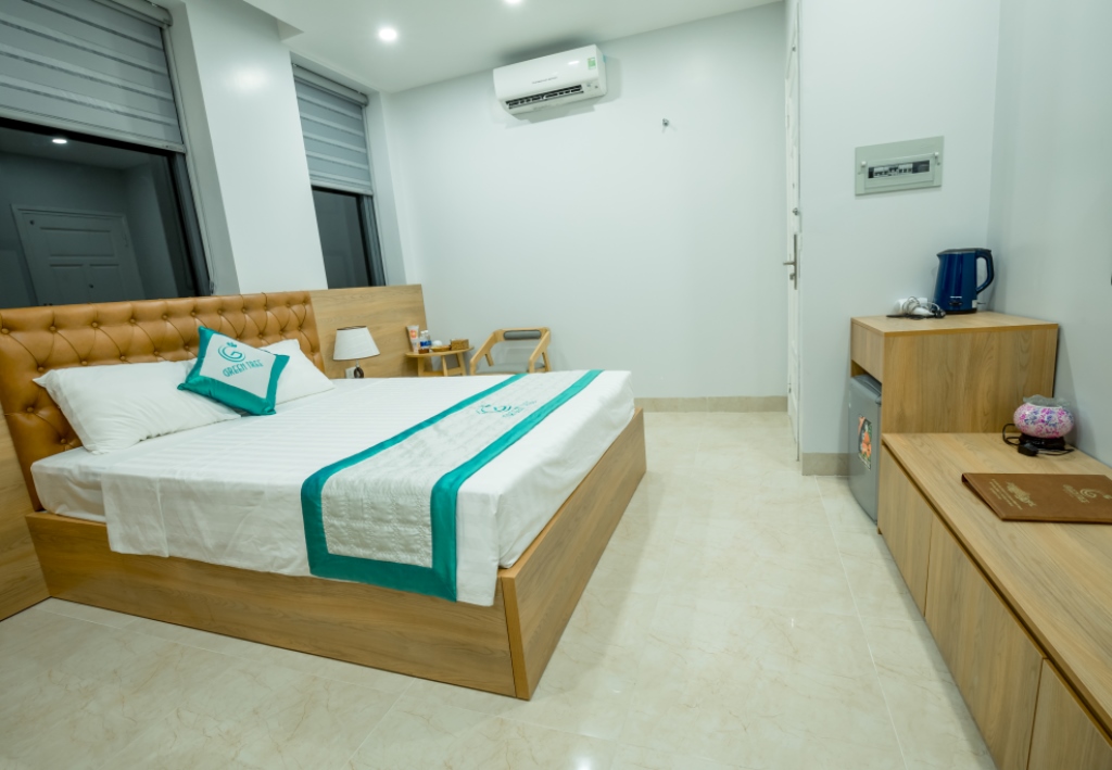 DELUXE DOUBLE/TWIN WITH BALCONY 