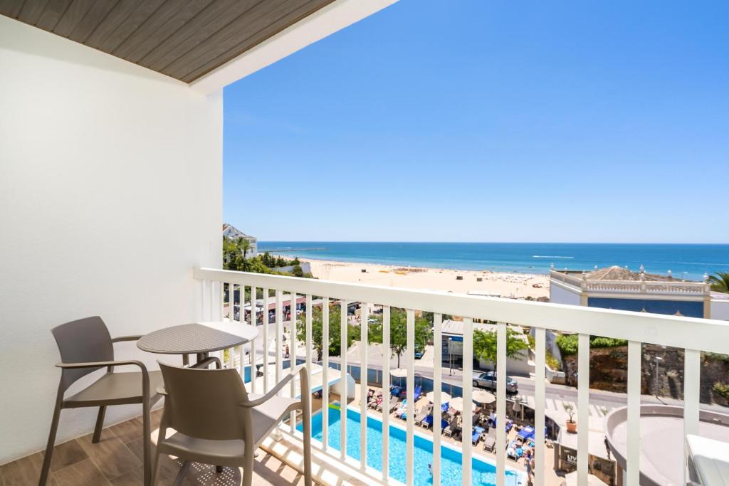 DM - DOUBLE PREMIUM FRONT SEA VIEW
