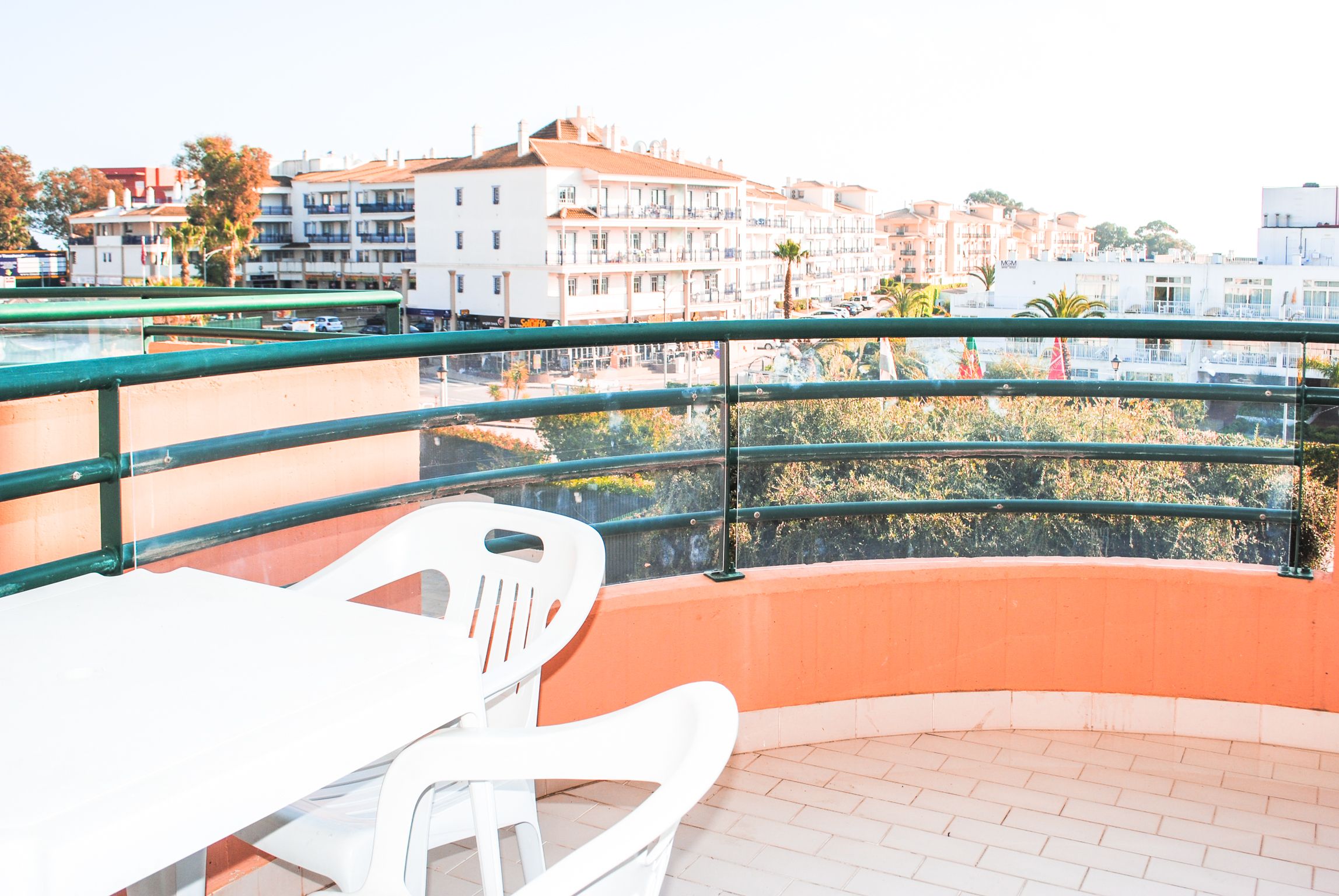 ONE BEDROOM JUNIOR CLUB
