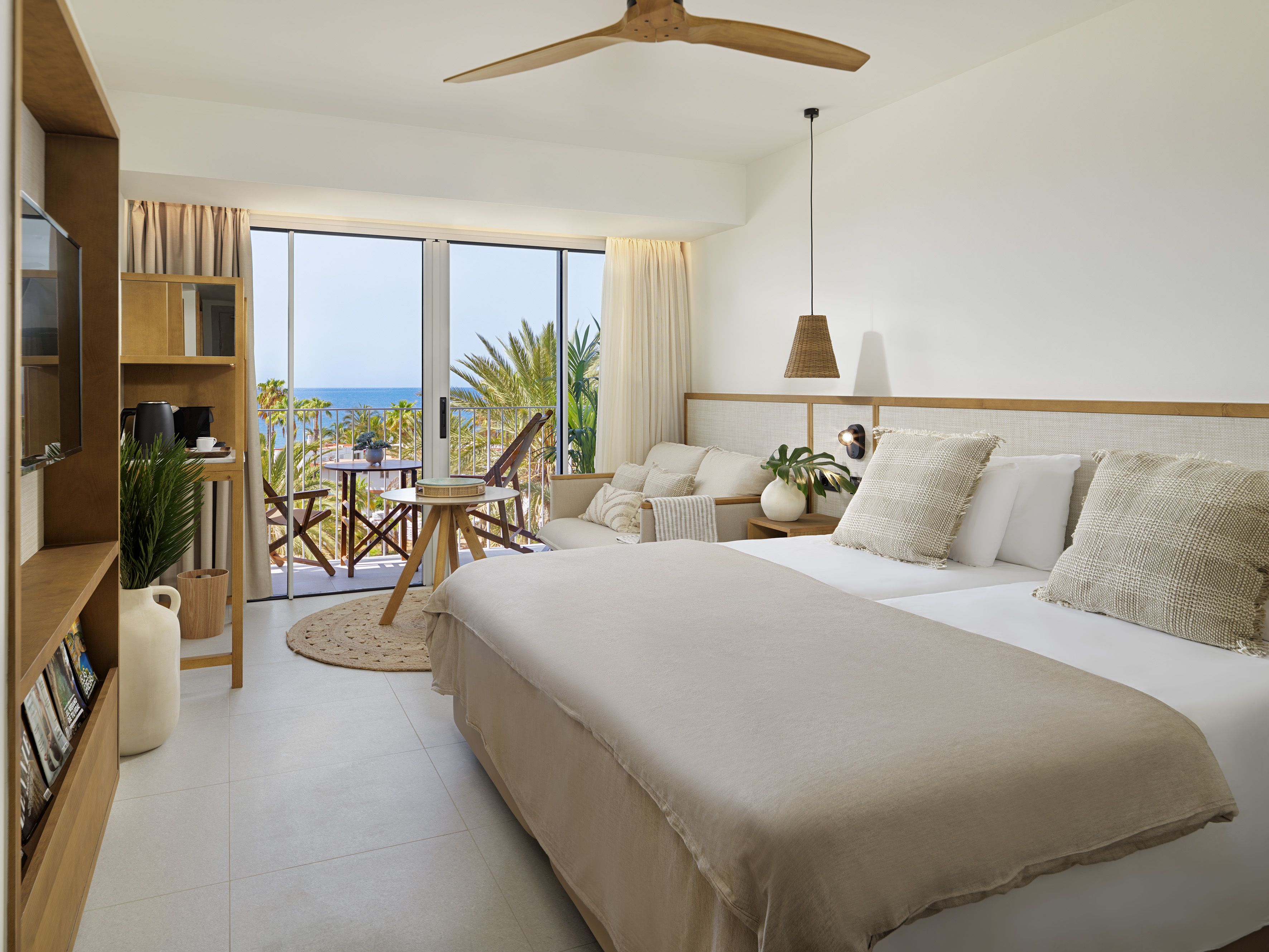 DOUBLE PREMIUM SEA VIEW BALCONY