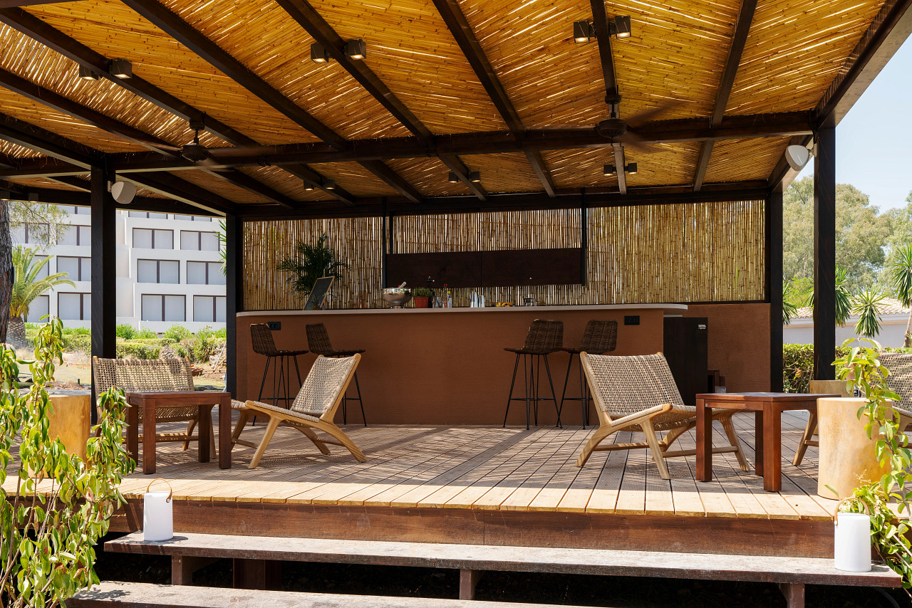 SUGAR REEF BEACH BAR