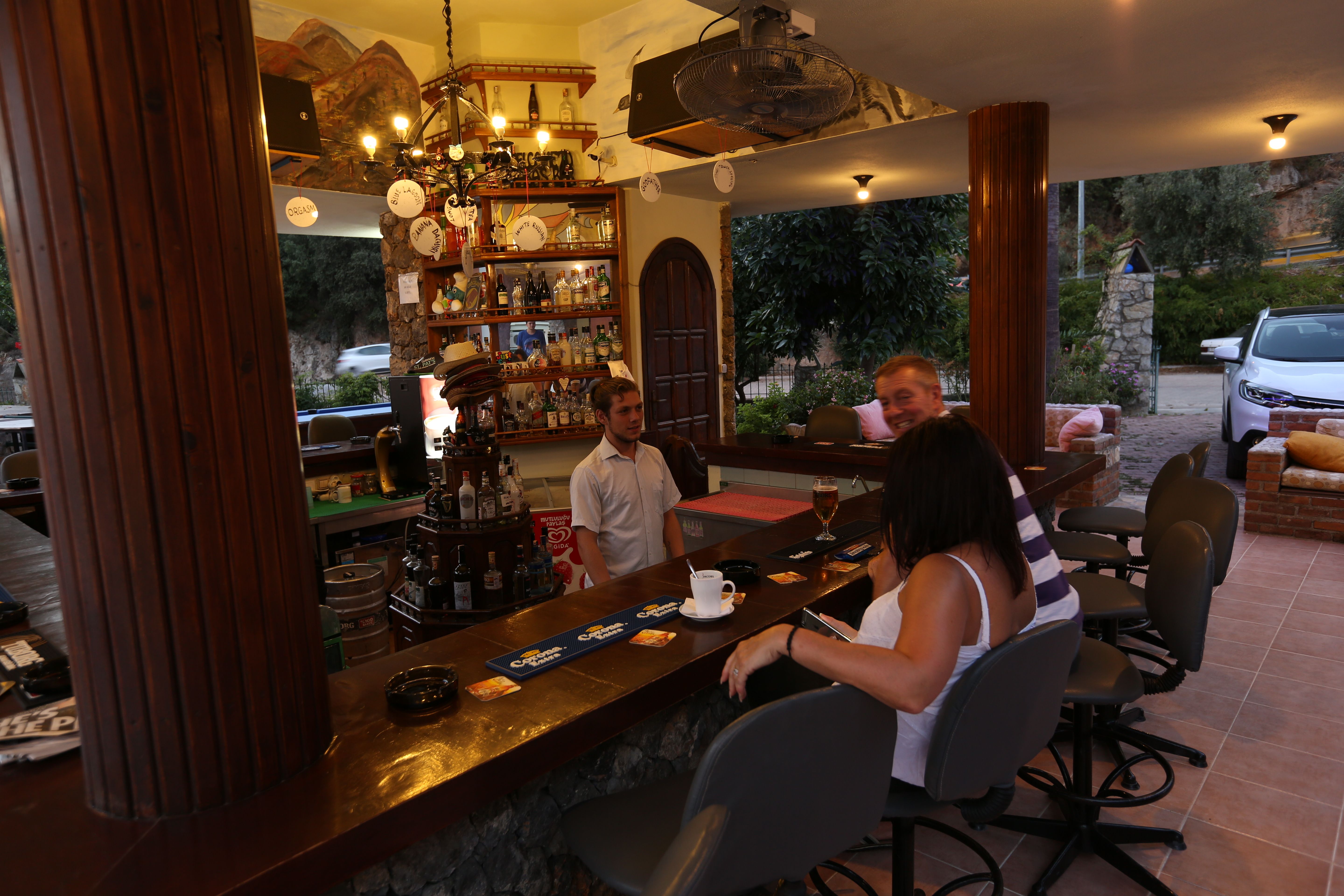TERRACE BAR