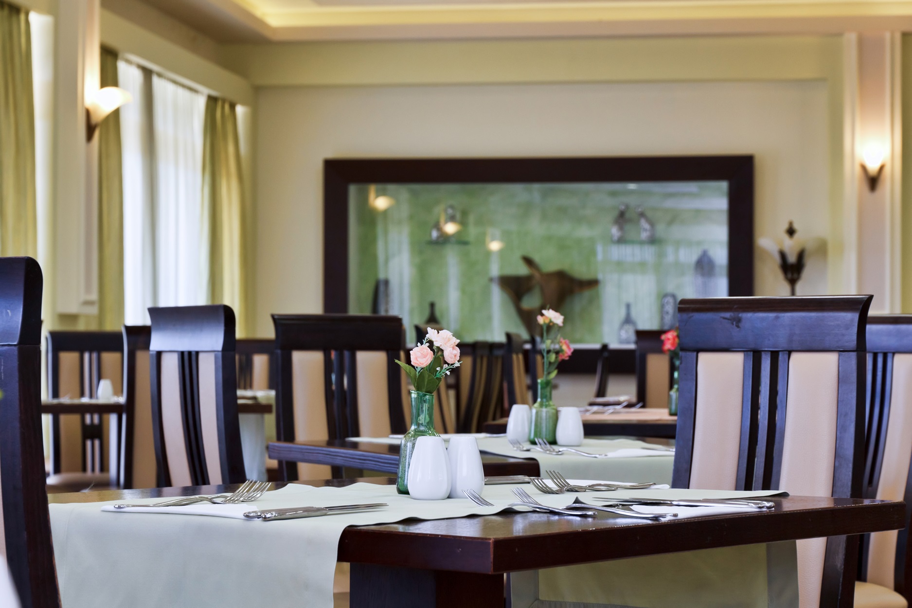MAIN RESTAURANT