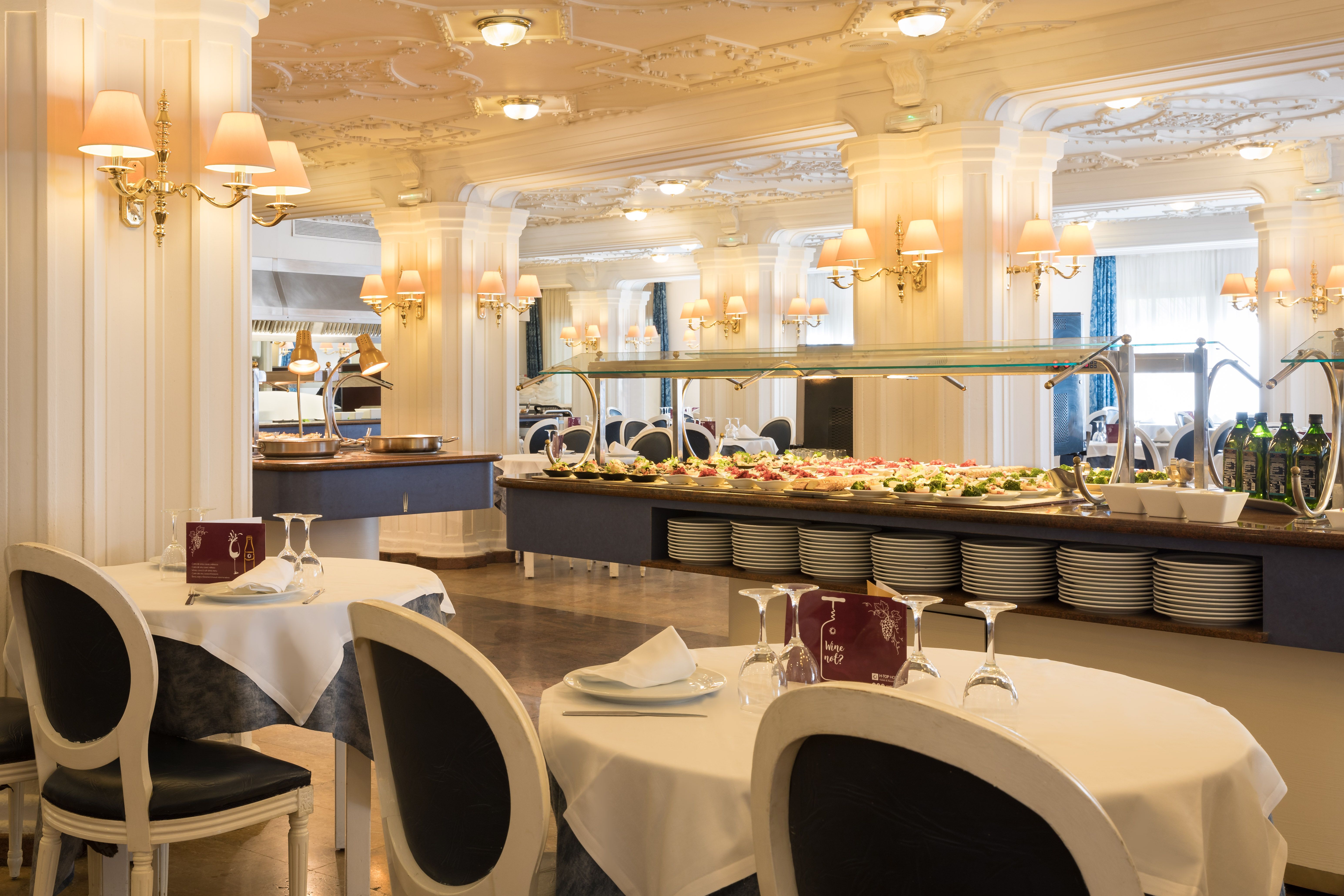 MAIN RESTAURANT 