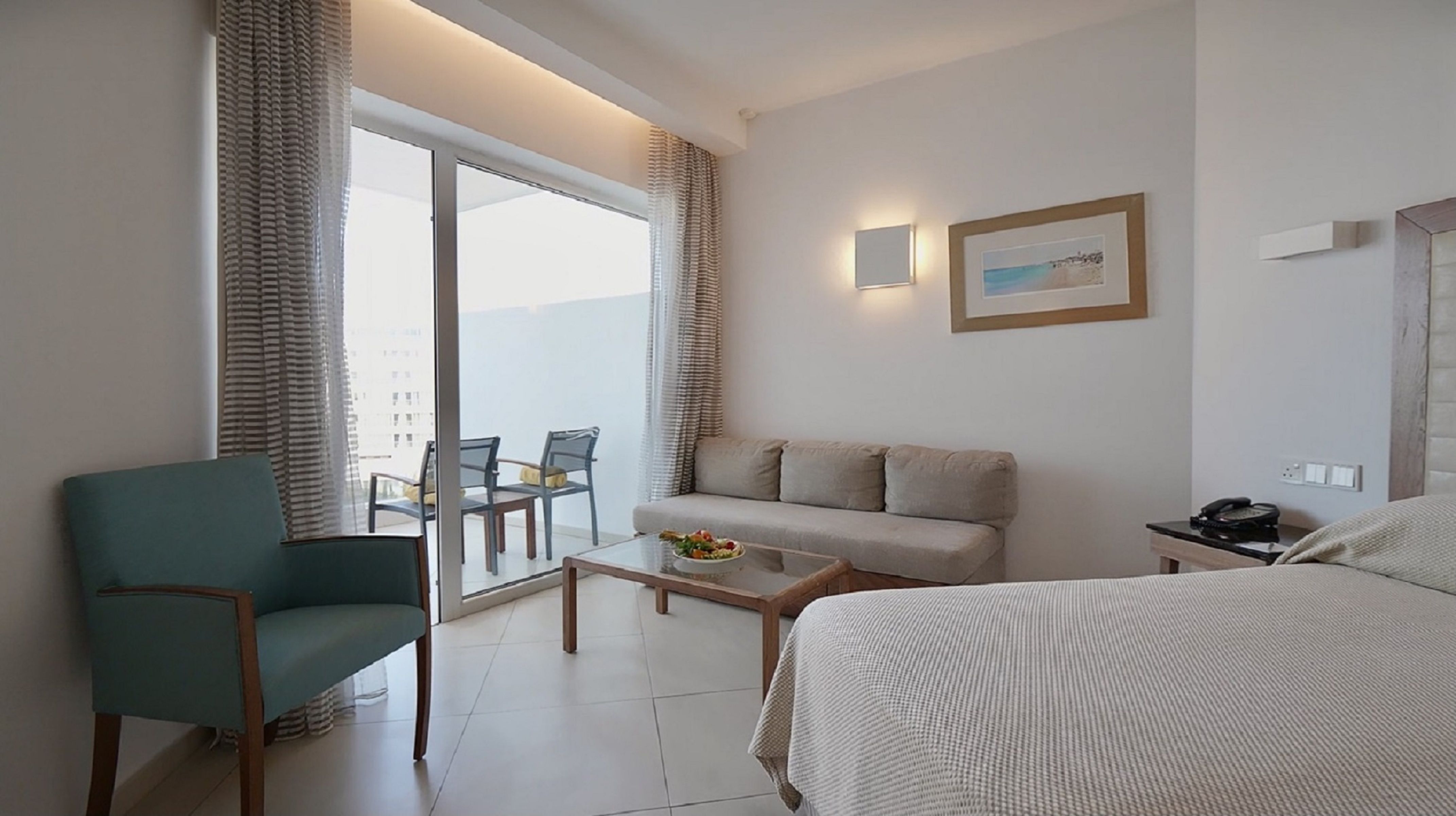 DELUXE ROOM (SEAVIEW)