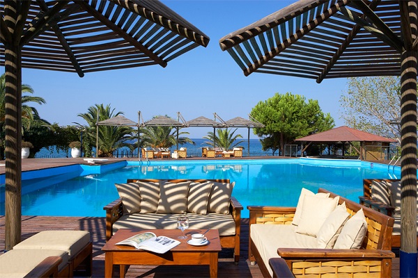 Thassos, Hotel Kamari Beach, exterior, piscina, terasa.jpg