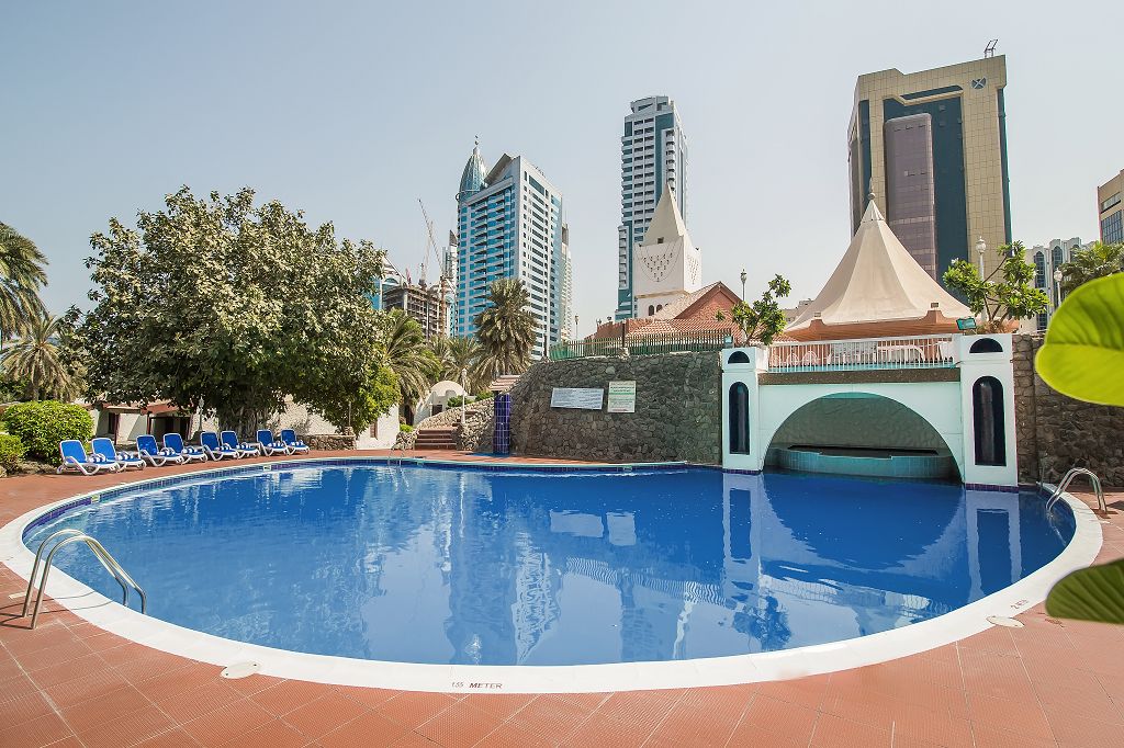 Piscina deschisă