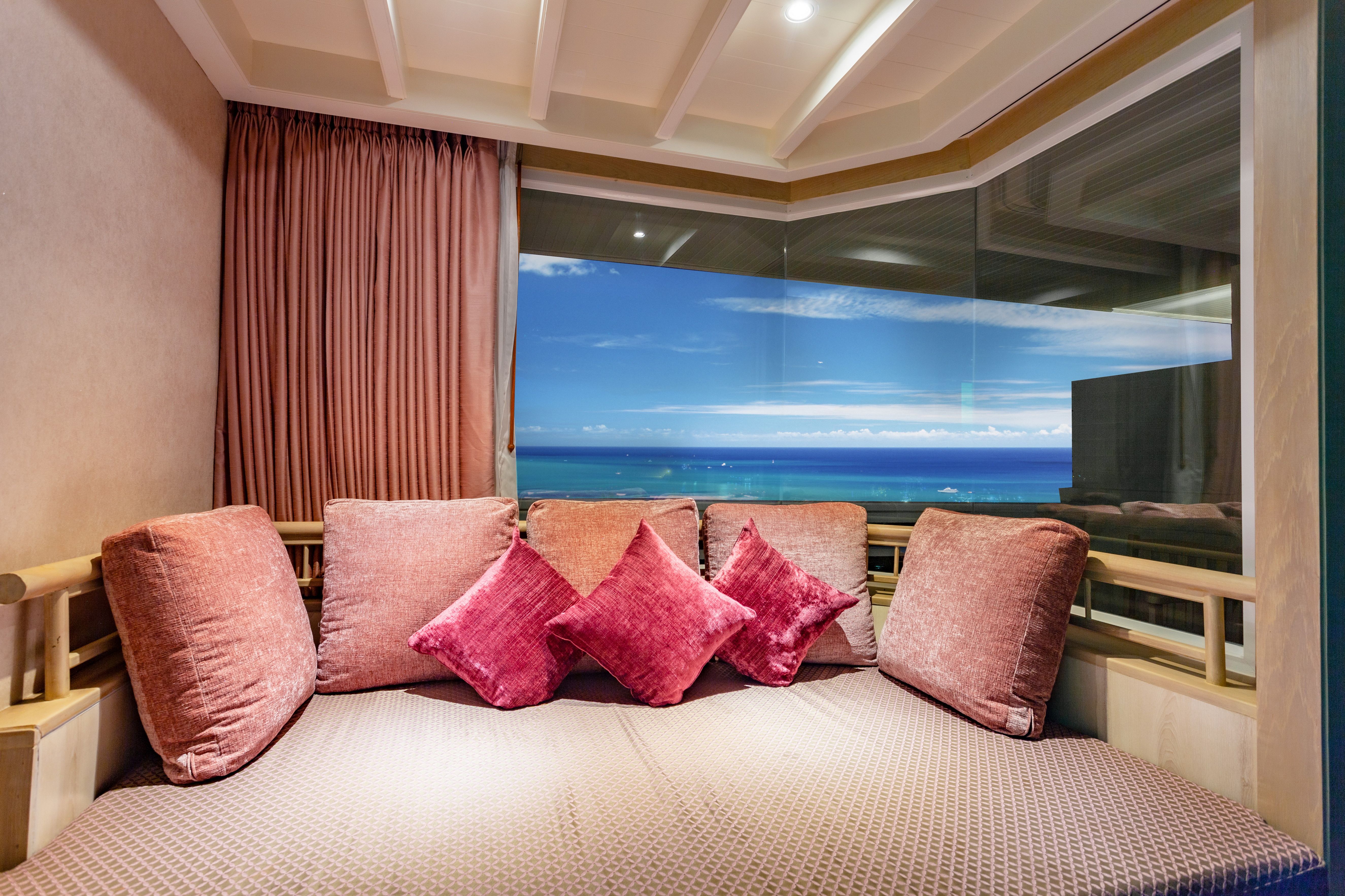 Diamond Jacuzzi Suite