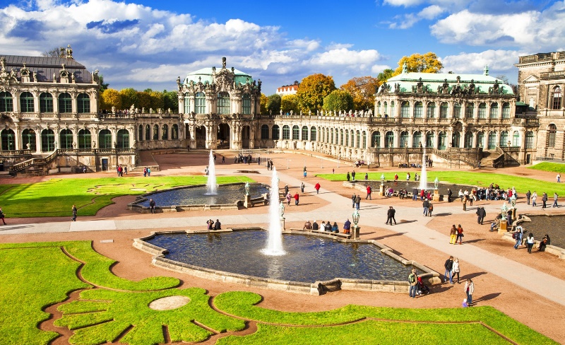 Palatul Zwinger, Dresda, Hello Holidays.jpg