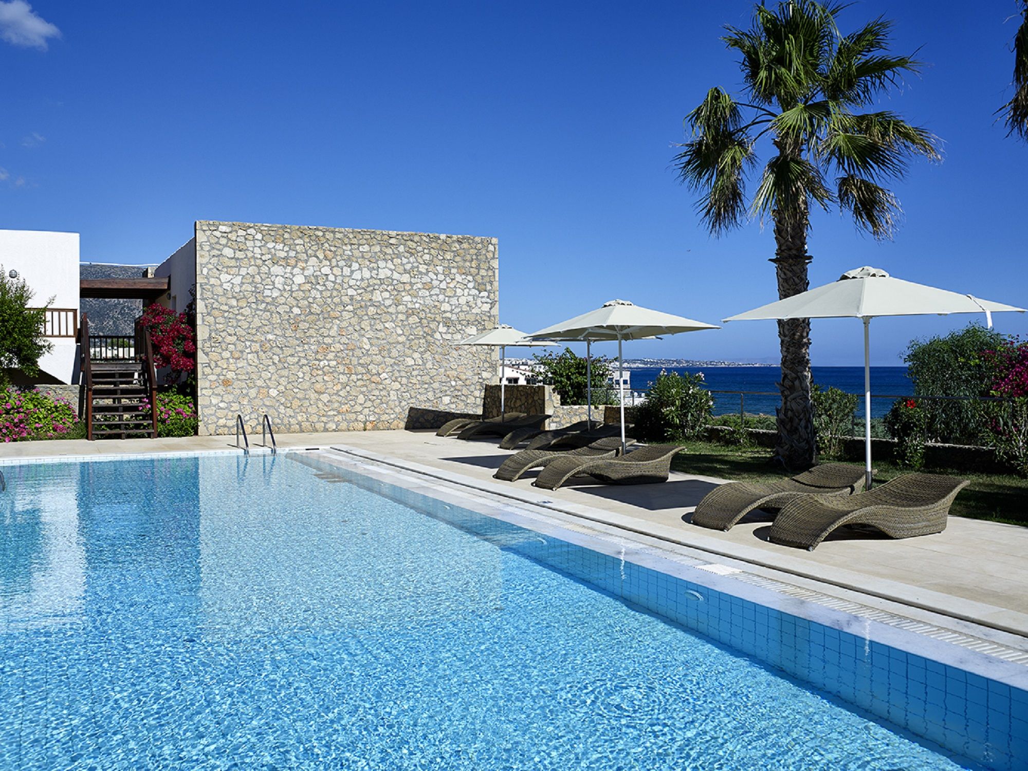 BUNGALOW CLASSIC DOUBLE SEA VIEW SHARING POOL