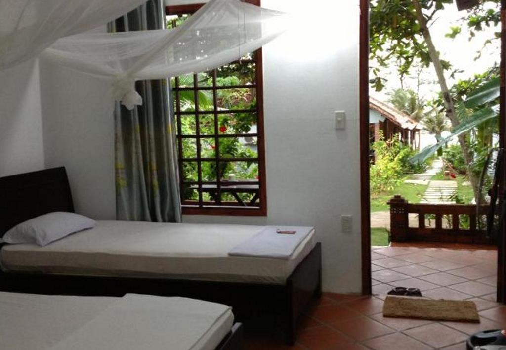 DELUXE BEACH FRONT BUNGALOW SEA VIEW