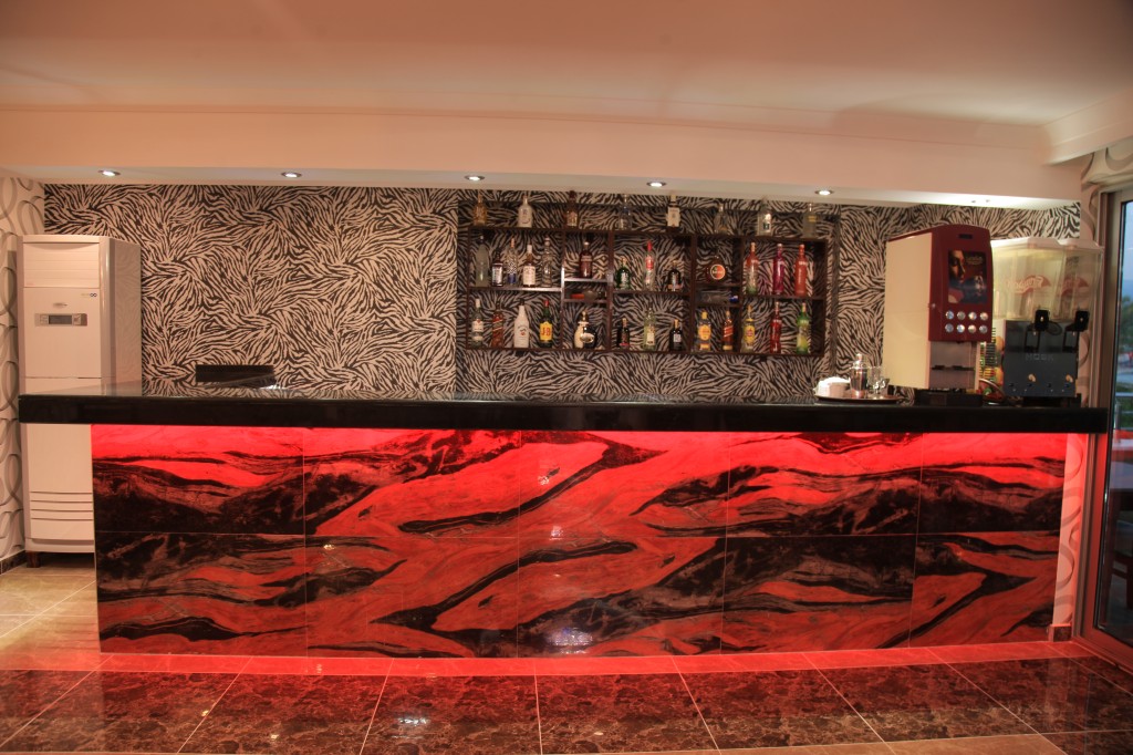 POOL BAR