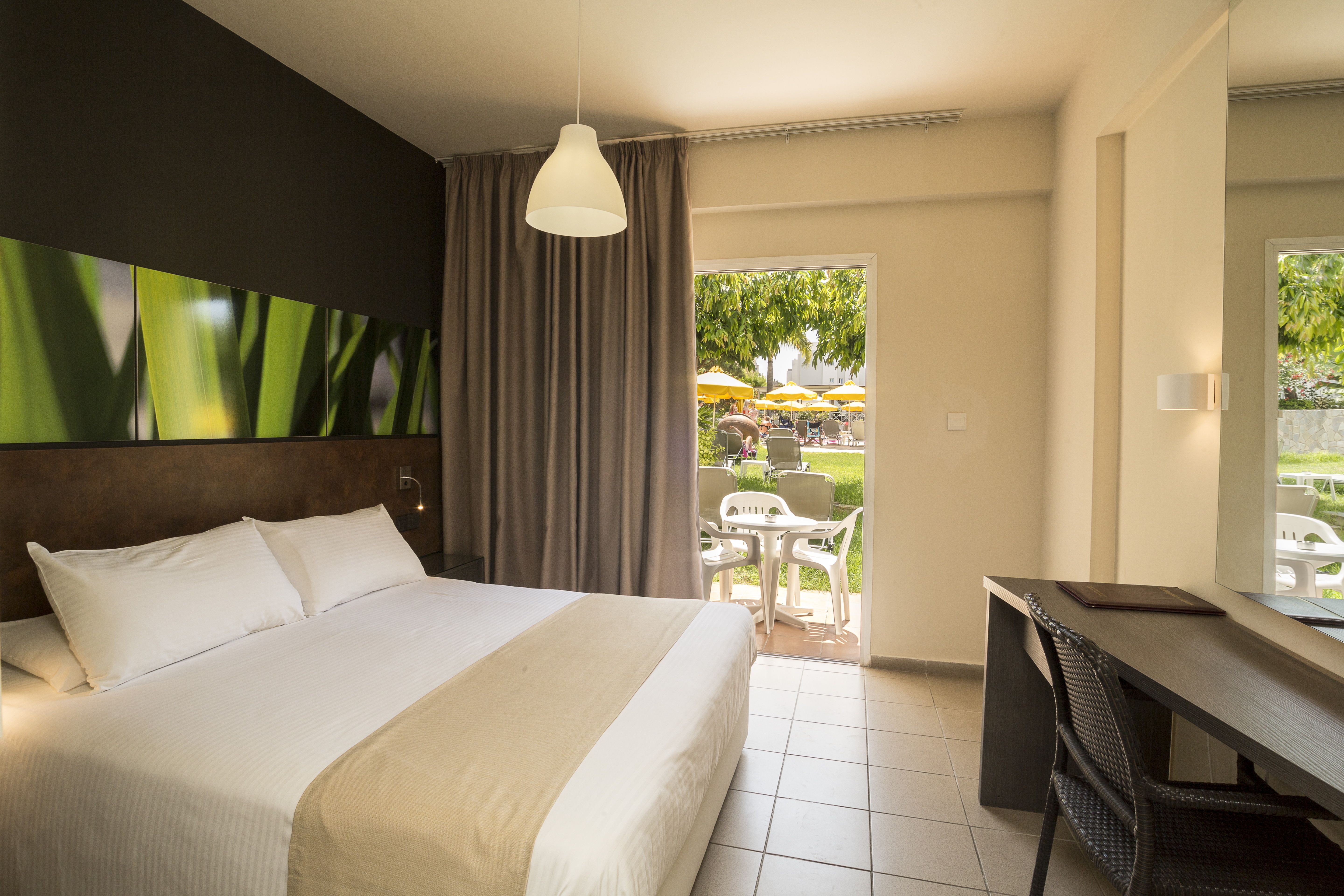 2 Rooms Standard Family Room Balcony or Terrace