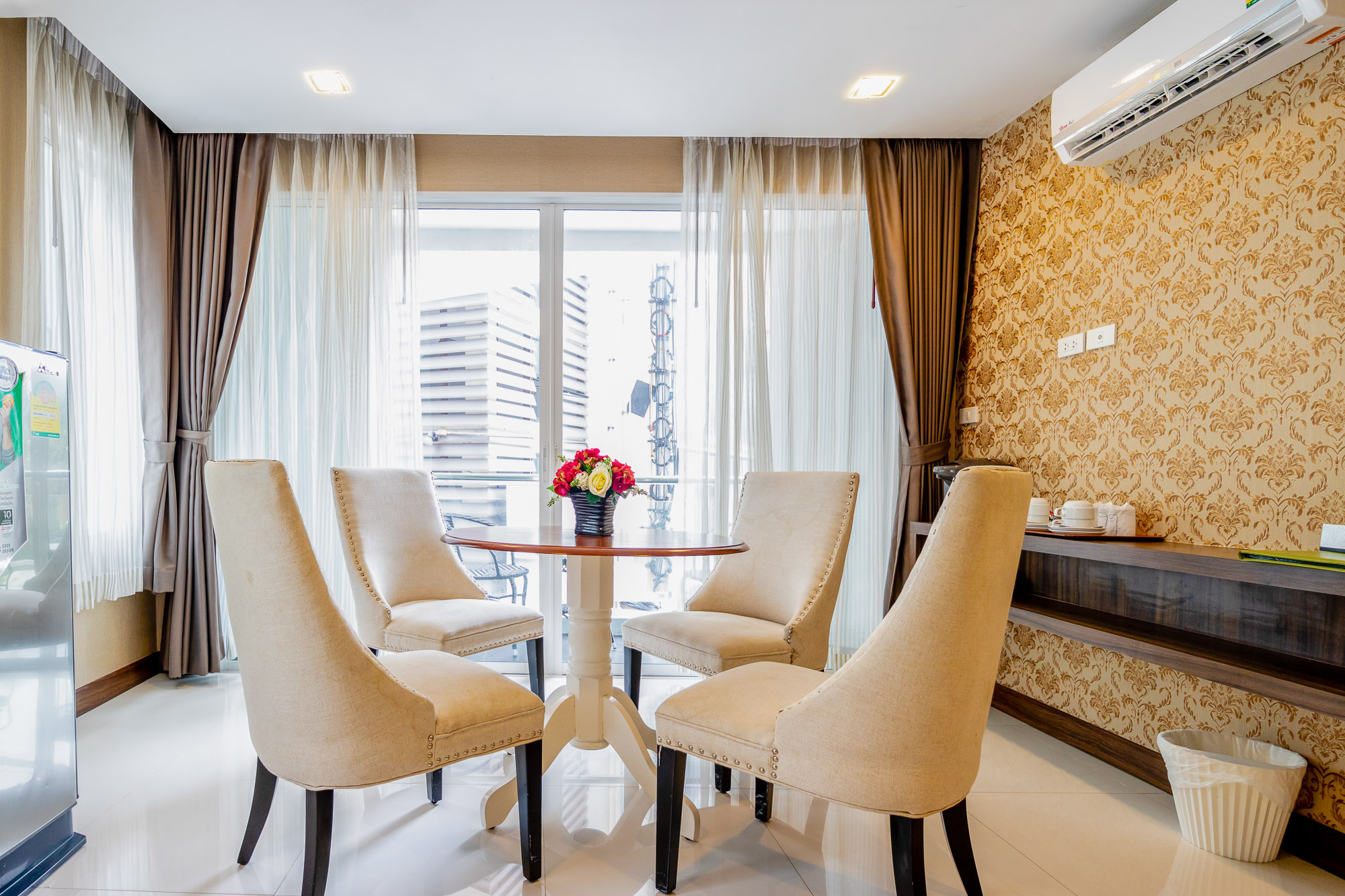 Executive Suite 