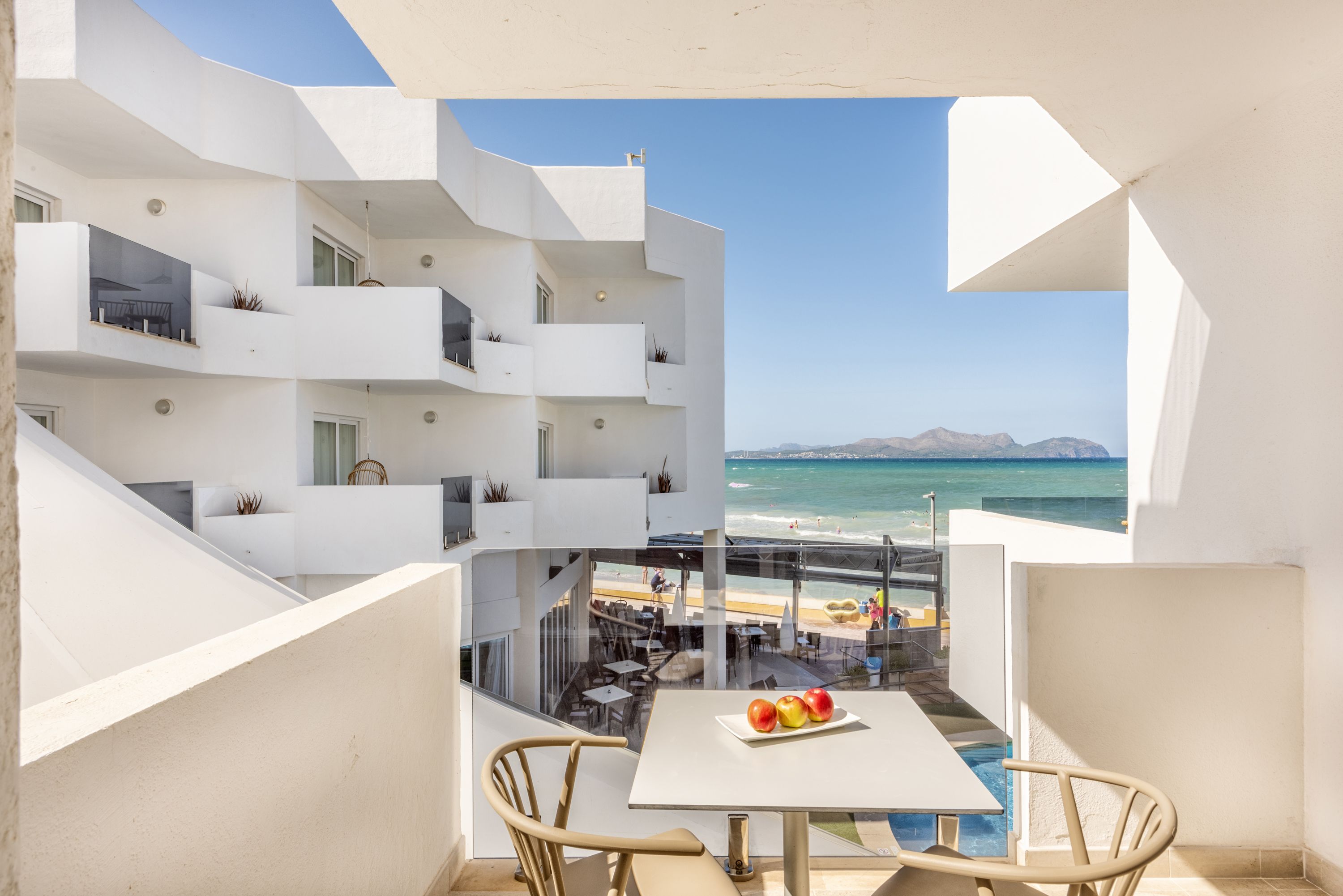 APARTMENT LATERAL SEA VIEW