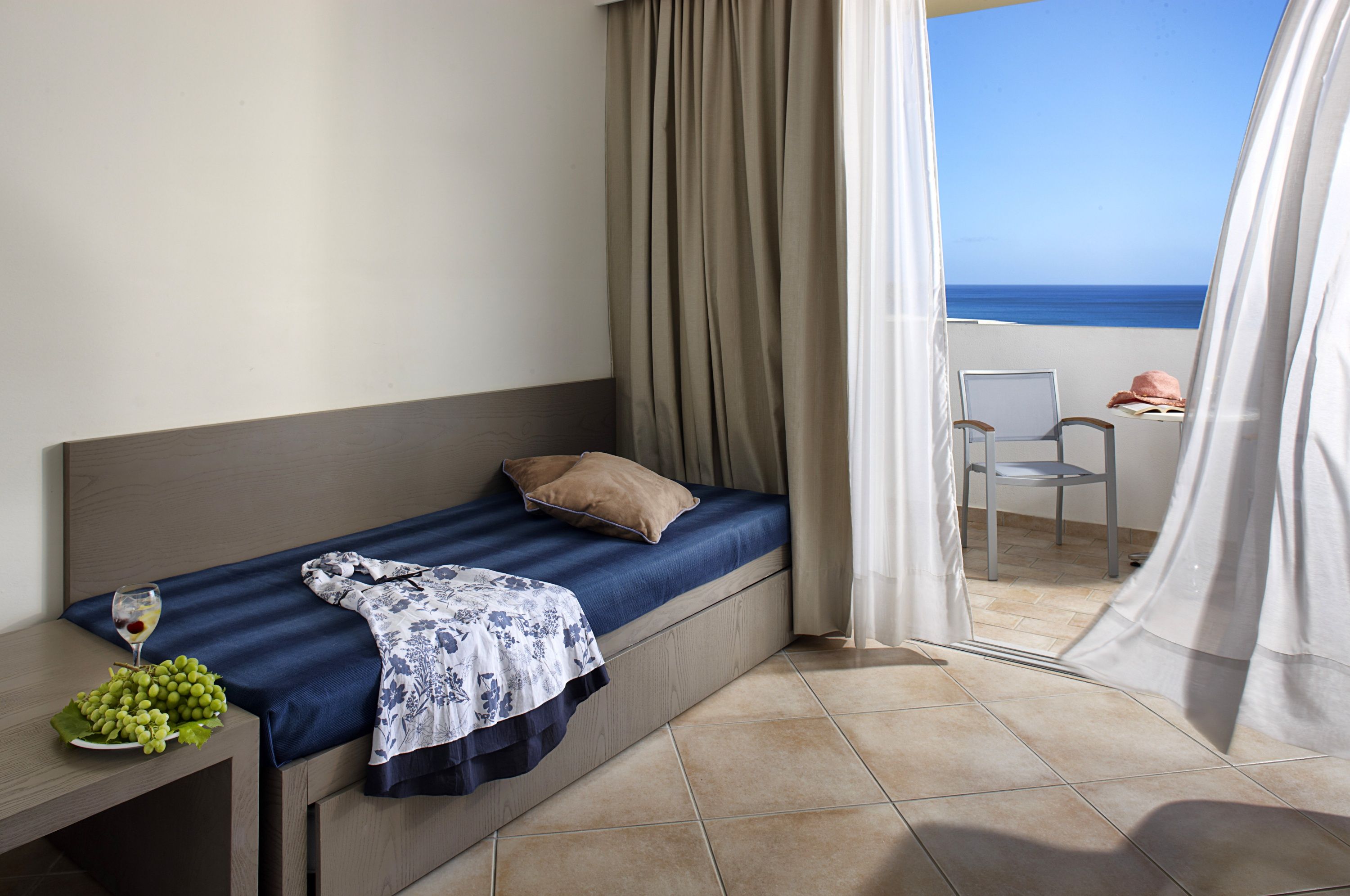 SUPERIOR FAMILY ROOM SEA VIEW