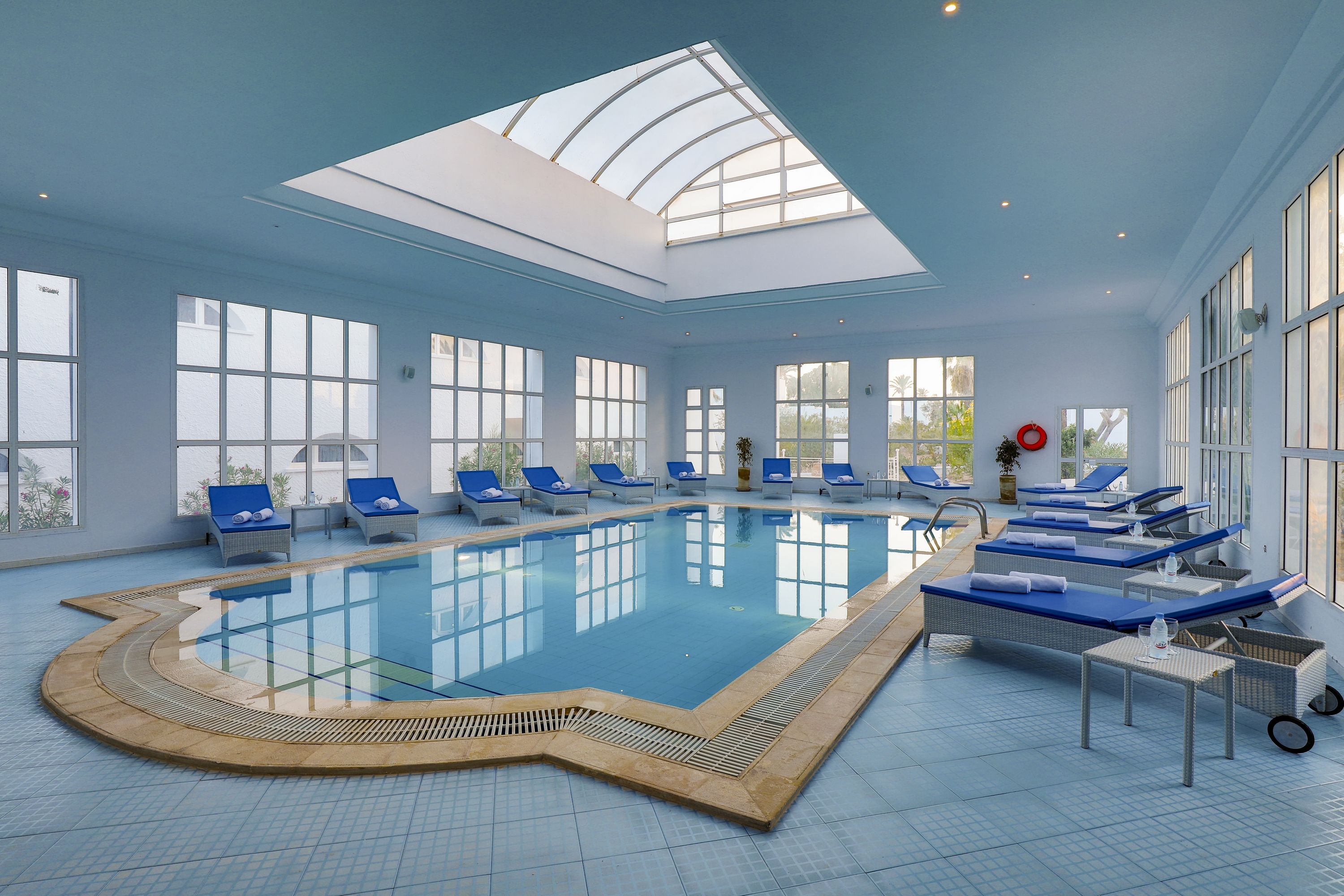 Piscină interioară