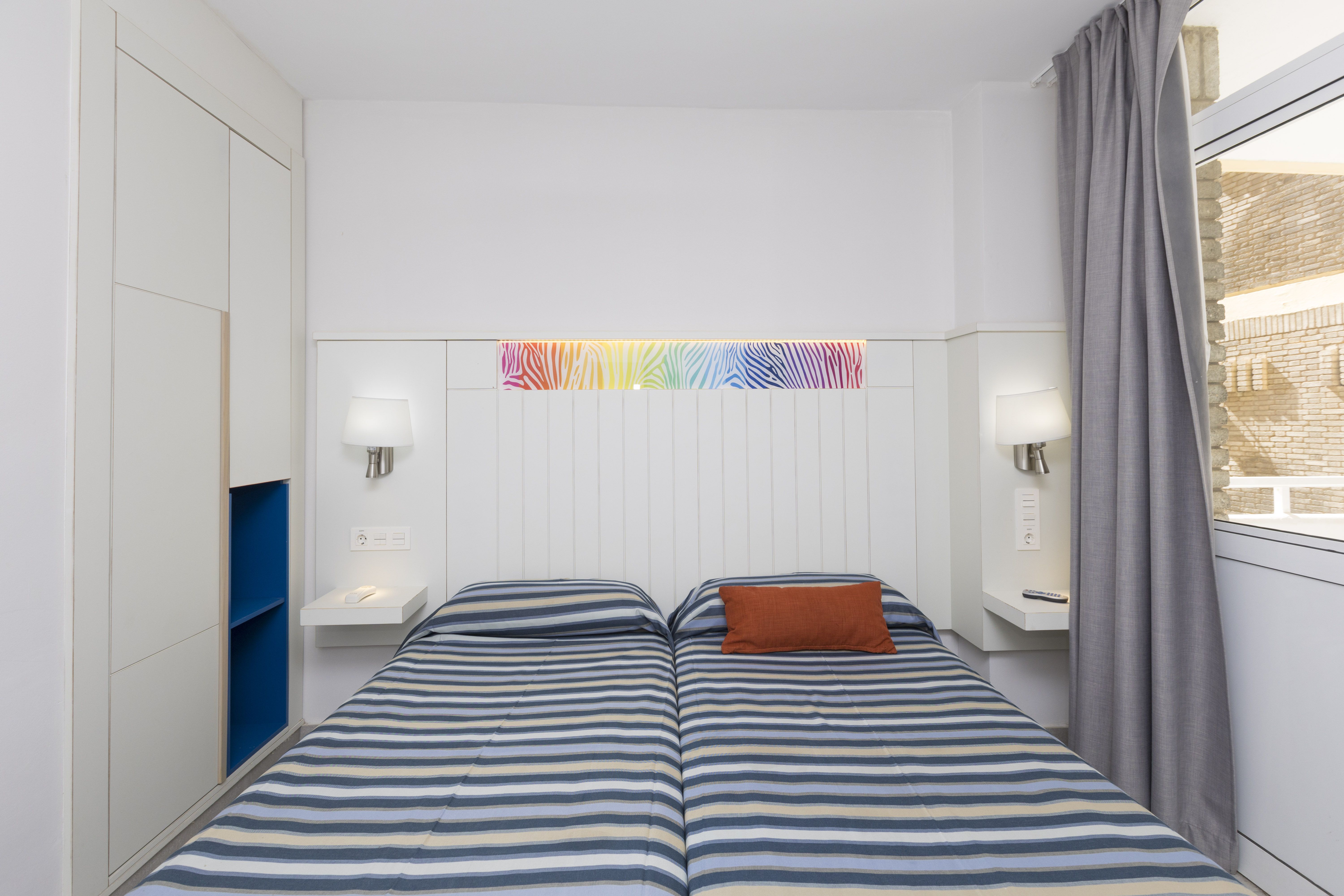 STANDARD 1 BEDROOM APARTMENT WITH BALCONY (APR)