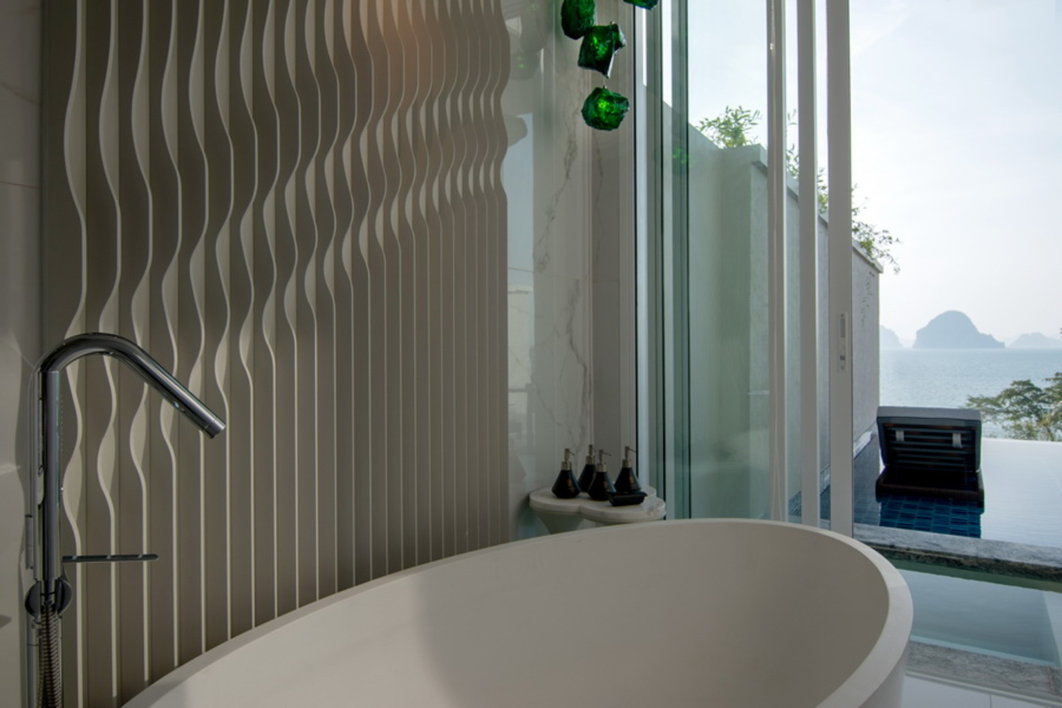 Premium Ocean Pool Suite