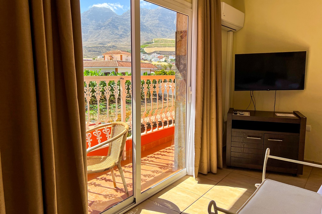 DOUBLE STANDARD ROOM WITH BALCONY OR TERRACE