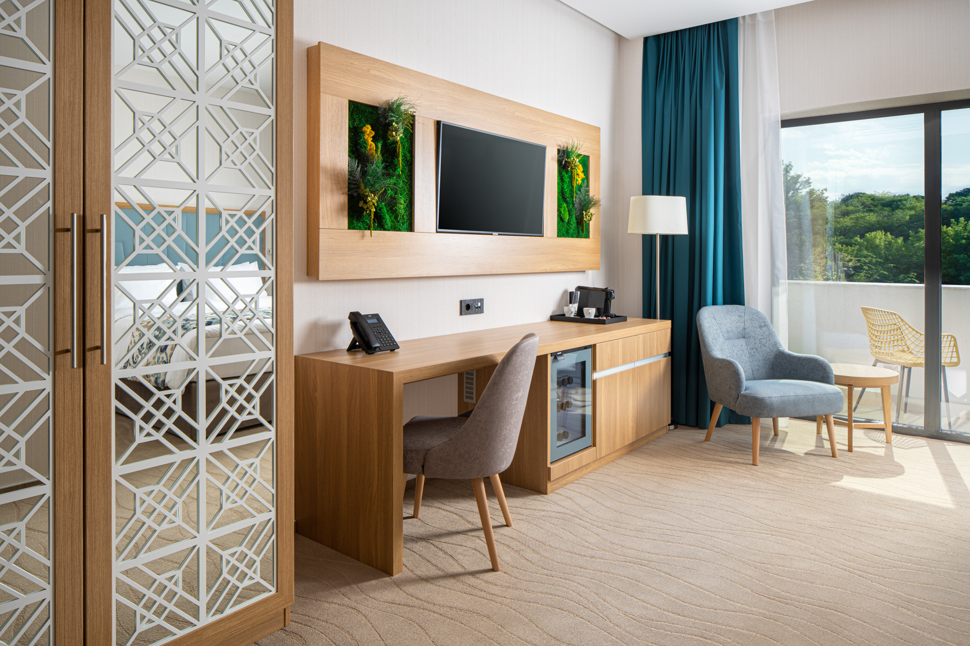 Superior Room with Balcony Desk view