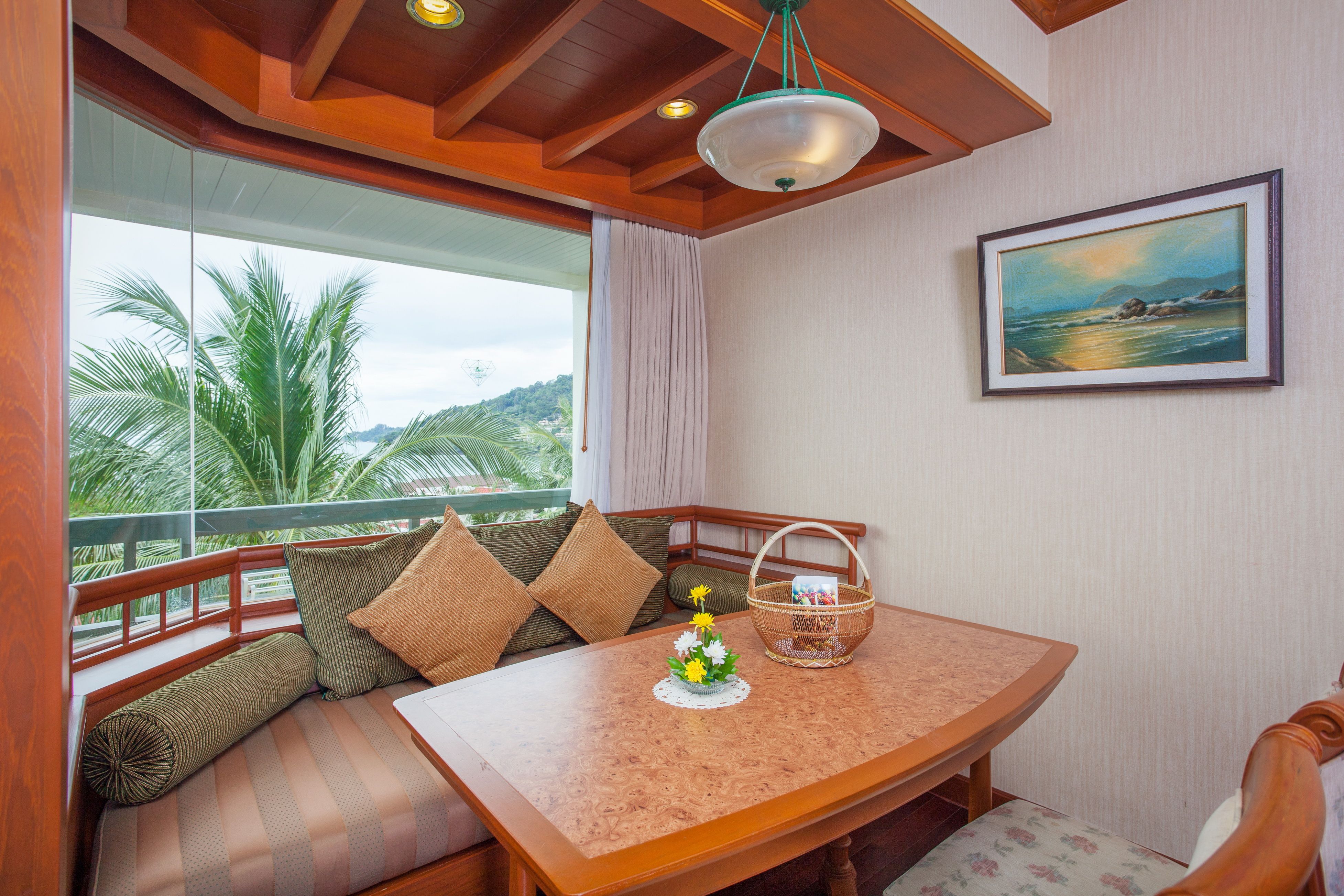 Diamond Suite 