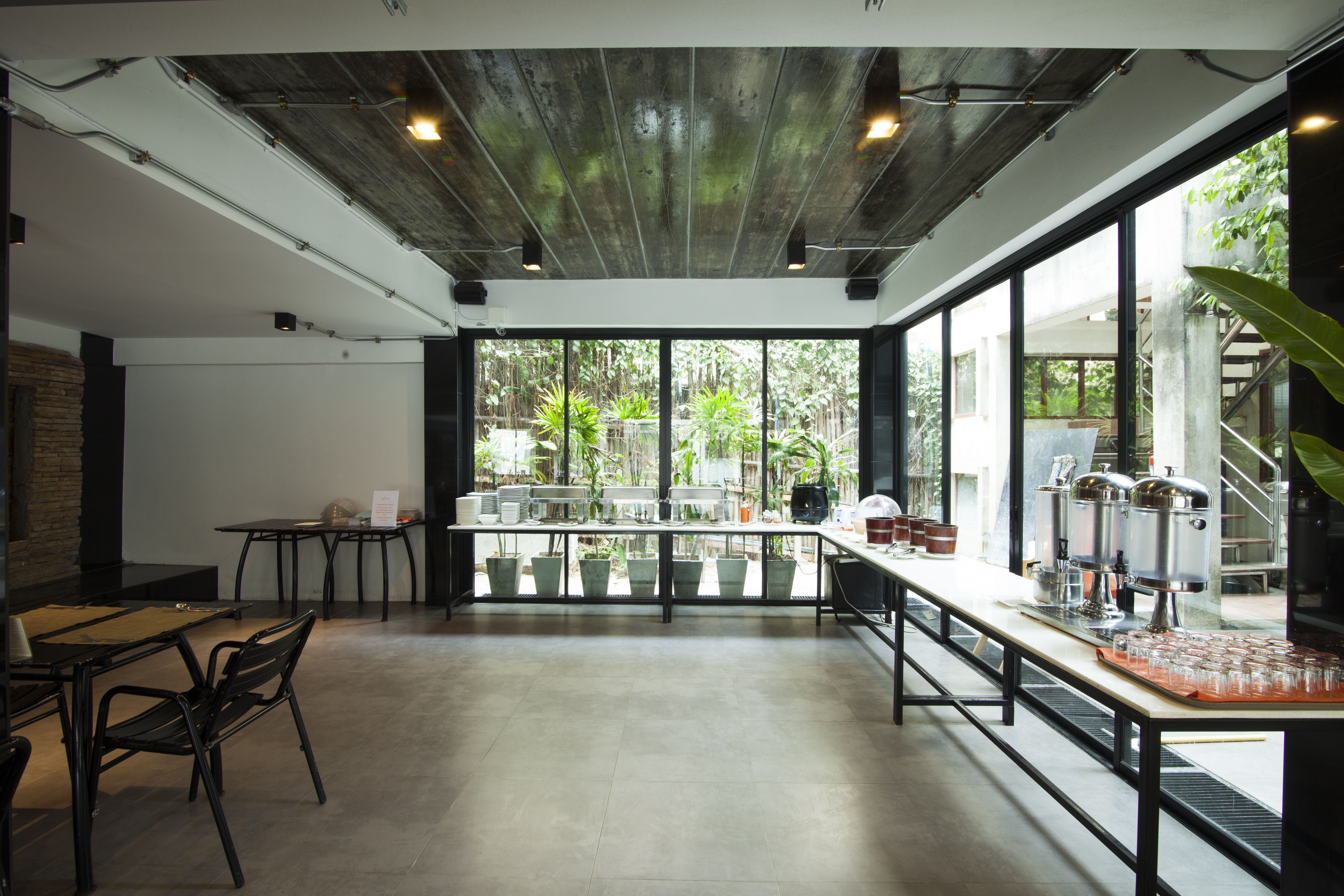 Bird Of Paradise Restaurant