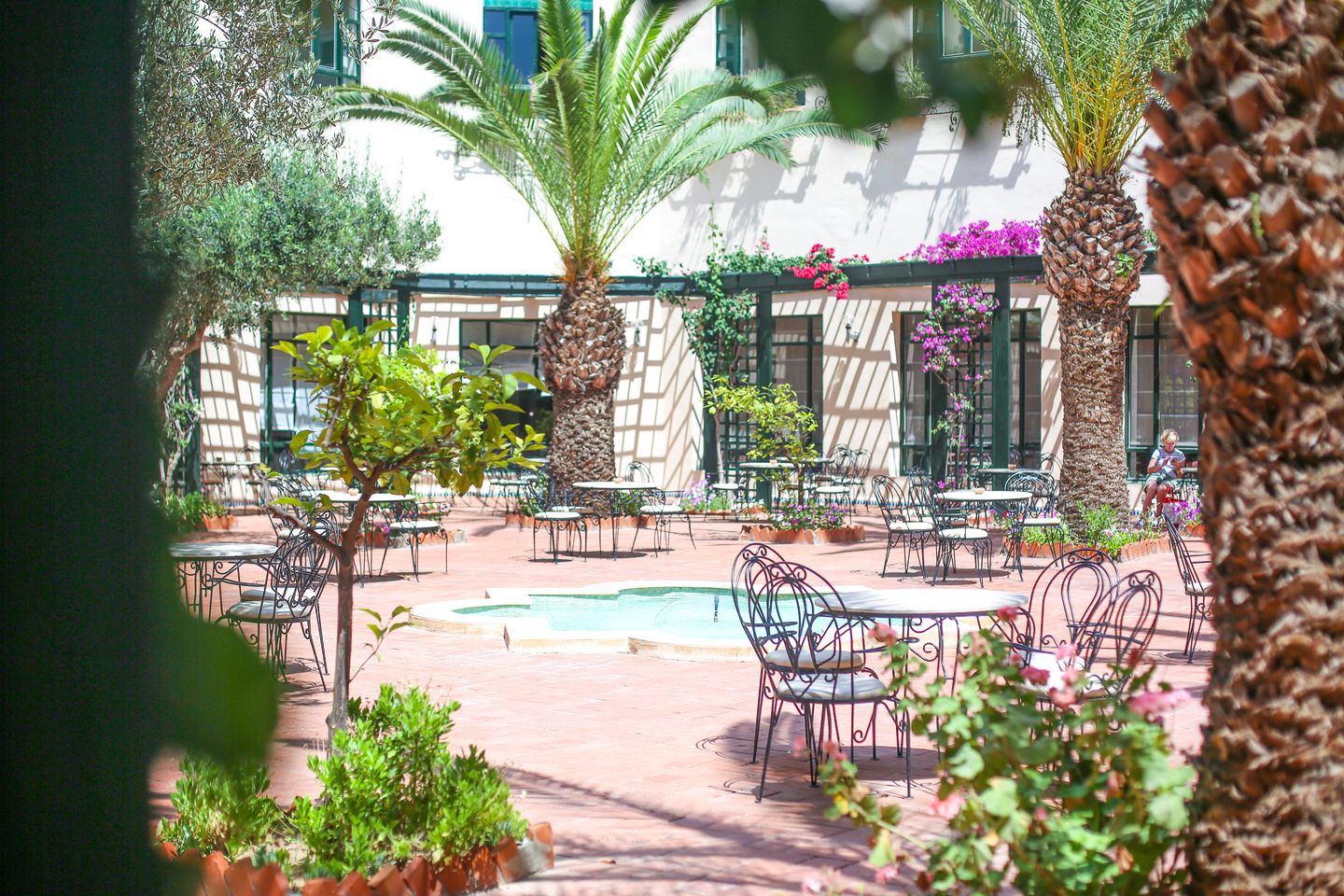 Pool Bar