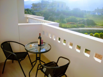 1 BEDROOM TRIPLE APARTMENT GARDEN VIEW BALCONY OR TERRACE