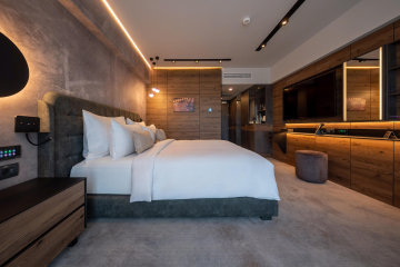 Terrace comfort room