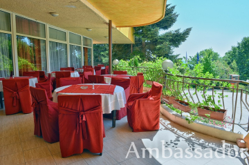 Restaurant 01.jpg