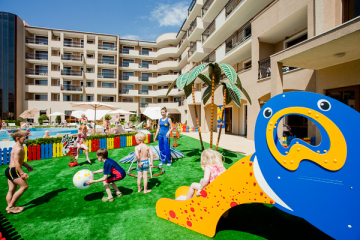 Obzor, Hotel Miramar, loc de joaca.jpg