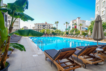Piscina deschisă