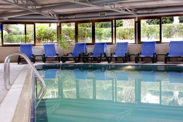 Piscină interioară