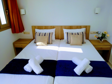 1 BEDROOM TRIPLE APARTMENT GARDEN VIEW BALCONY OR TERRACE